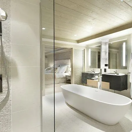 Le K2 Palace Hotell 5*